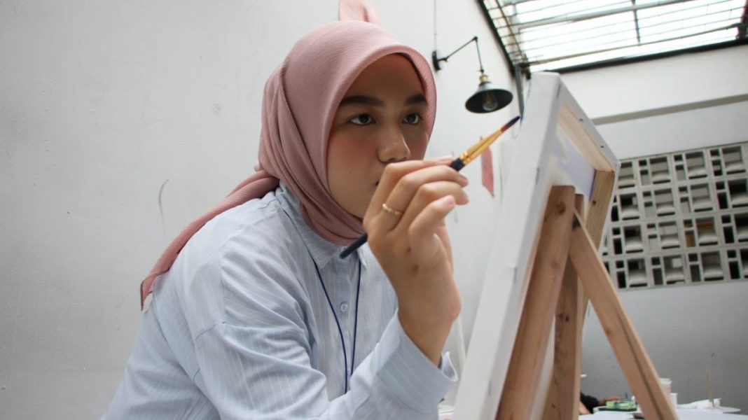 166920589788-area-lukis-braga-jadi-tempat-healing-baru-ngopi-sambil-melukis