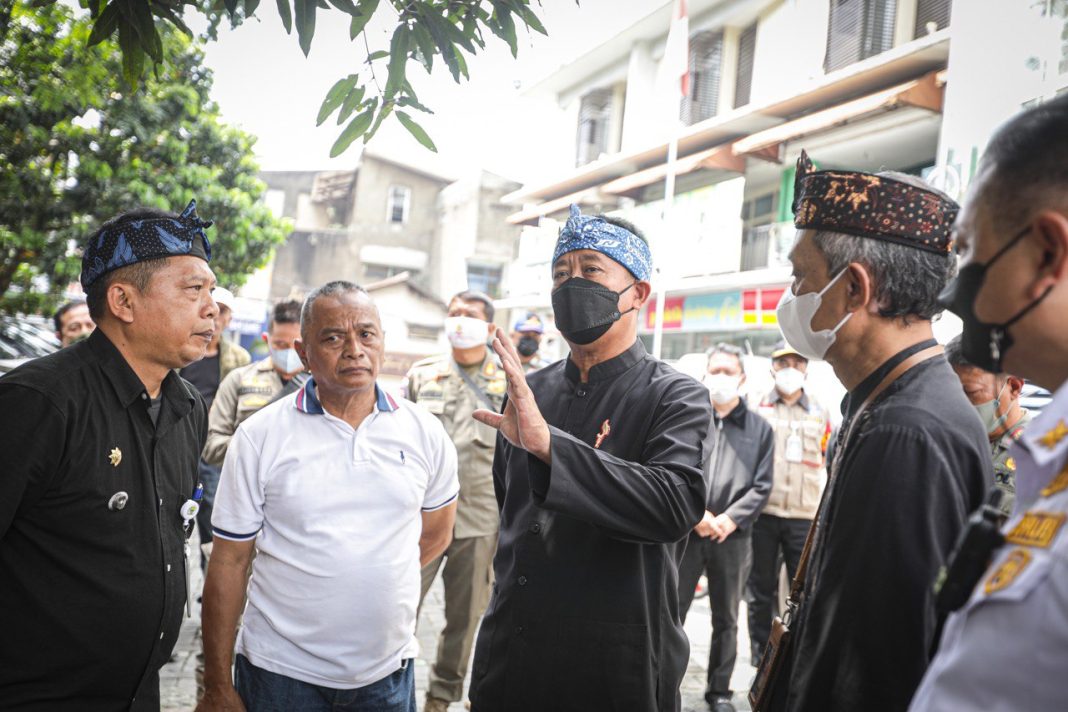 166927214537-ema-tegaskan-kawasan-zona-merah-harus-bebas-dari-pkl