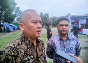 Lurah Melong, Dian Rohimat , S.Sos.,M.IP bersama Lurah Cibeureum , Feri Supriadi, SAP., M.M.