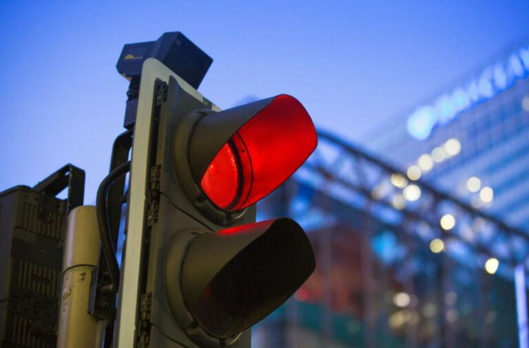 lampu-merah-kamera-768x506