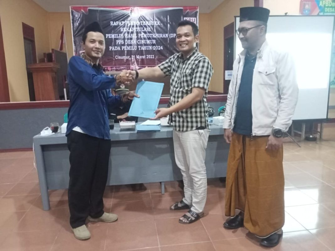 PPS Desa Cisumur Menggelar Rapat Pleno Terbuka Rekapitulasi DPHP Pada Pemilu 2024