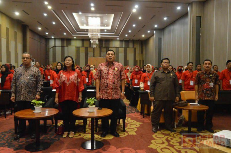 photo_6163547429090211147_x Seminar Wirausaha, salah satu cara menuntaskan kemiskinan ekstrem dan pengangguran tinggi. (Foto: Dok Derap Juang, Estanto Prima Yuniarto)