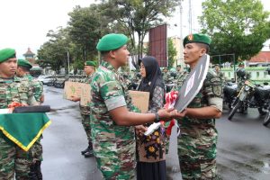 Dukung Operasional Babinsa, Dandim Serahkan 1.000 Motor dan Bingkisan Hari Raya