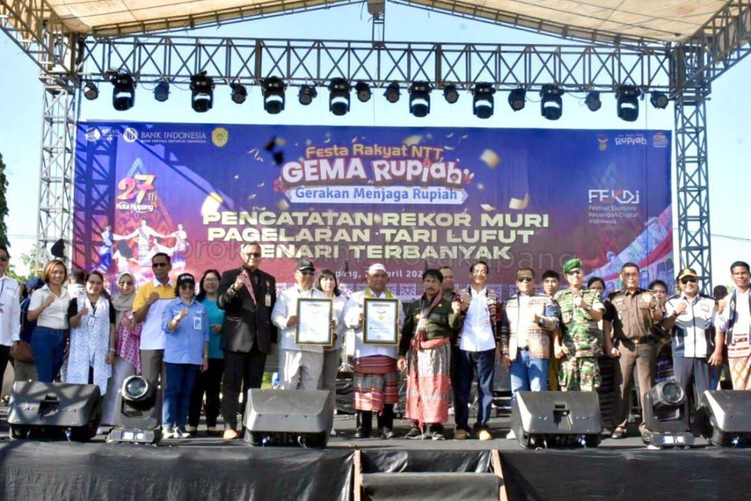 Tarian Massal Lufut dari Suku Helong di Kota Kupang Catat Rekor Muri