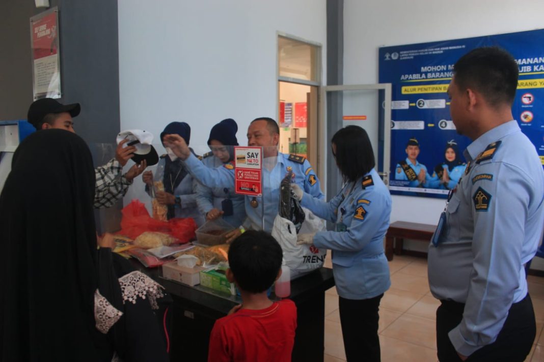 Astaghfirullah, Sabu Diselundupkan Dalam Al Quran Gagal Masuk Lapas Pemuda Madiun