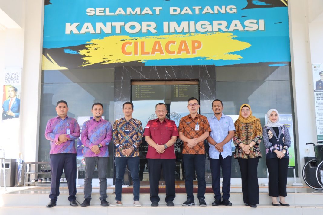 WhatsApp Image 2023-05-29 at 12.11.51 Kantor Imigrasi Cilacap Dikunjungi Direktorat Lalu Lintas Keimigrasian