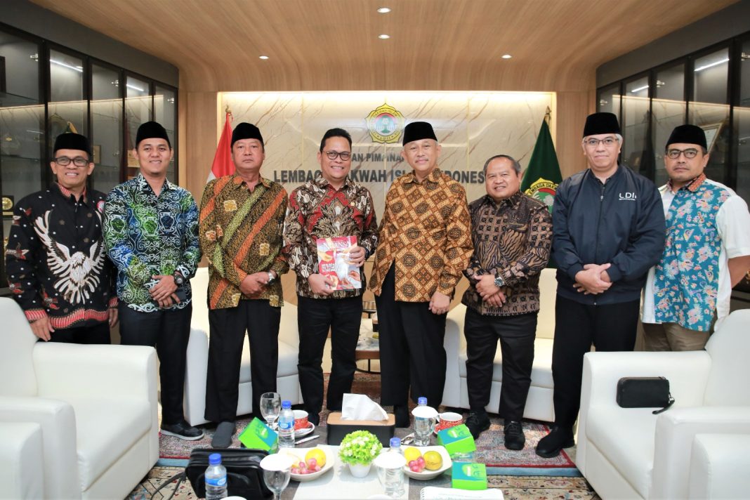 WhatsApp Image 2023-05-31 at 12.13.24 (1) Kunjungi DPP LDII, Ketua Komite III DPD RI Apresiasi dan Siap Sukseskan 8 Bidang Pengabdian LDII