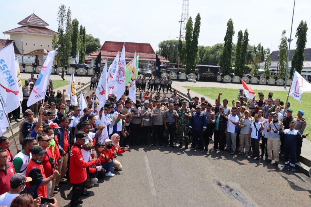 May Day Berlangsung Damai, Kapolresta Cilacap Apresiasi Aksi Buruh