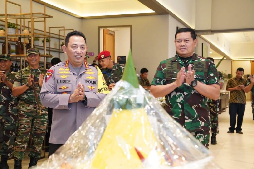 Surprise Panglima TNI di Hari Ulang Tahun Kapolri