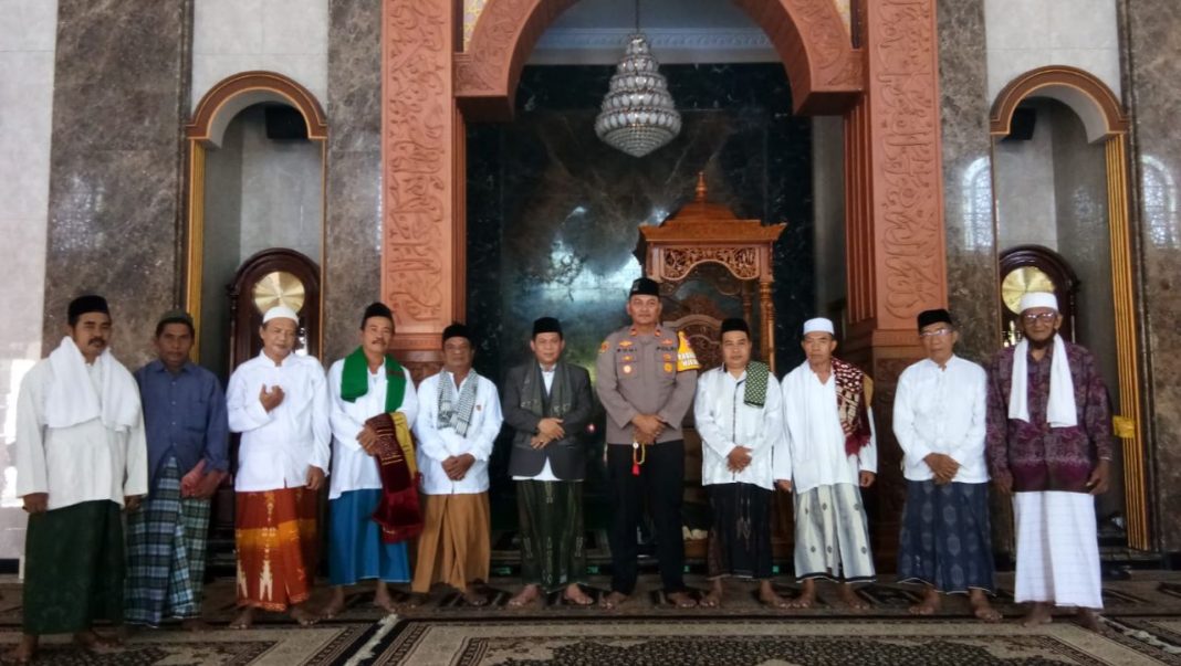 Jumat Curhat Polsek Gunung Anyar Sebagai Penyambung Aspirasi Warga