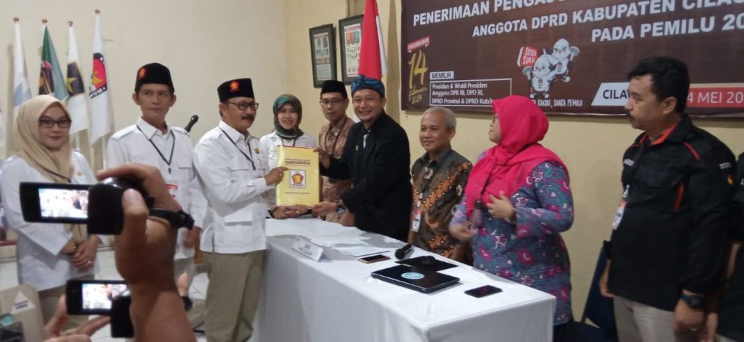 Bacaleg Gerindra Dikawal Ribuan Kader dan Simpatisan