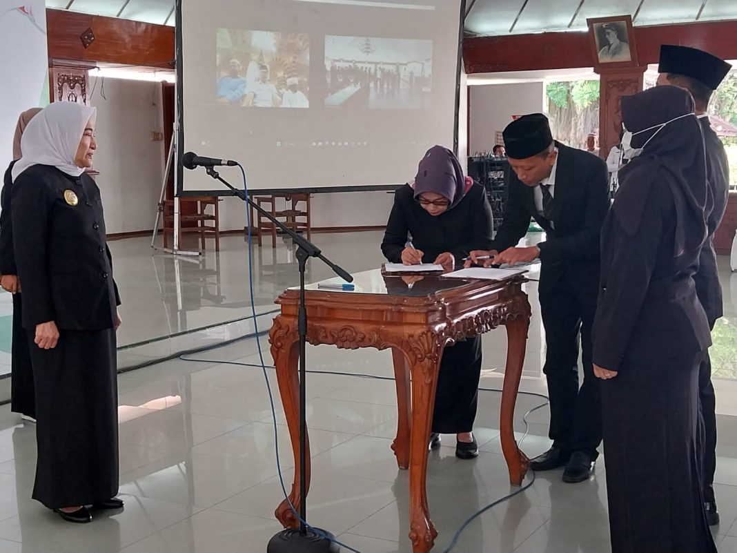 Lantik Pejabat Baru, Bupati Bojonegoro Tekankan Inovasi Pelayanan