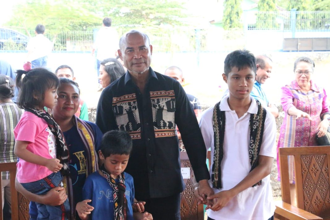 Berkunjung ke PLA Kupang, Gubernur VBL: Mereka Semua Sama Dimata Kita, Jangan Membeda-Bedakan dengan Anak Lain