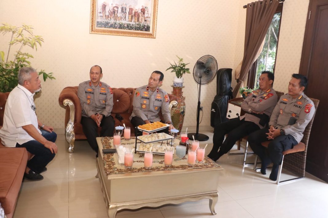 Kapolda Sumsel Melakukan Silaturahim Ke Rumah Purnawirawan Polri Sumsel
