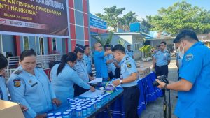 Komitmen Wujudkan Lapas Bersinar, Petugas Lapas Kelas II A Labuhan Ruku Jalani Tes Urin bekerja sama dengan BNNK Batu Bara
