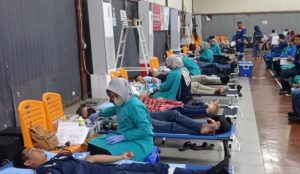 PMI Serahkan Penghargaan Donor Darah kepada PT KPI RU IV Cilacap