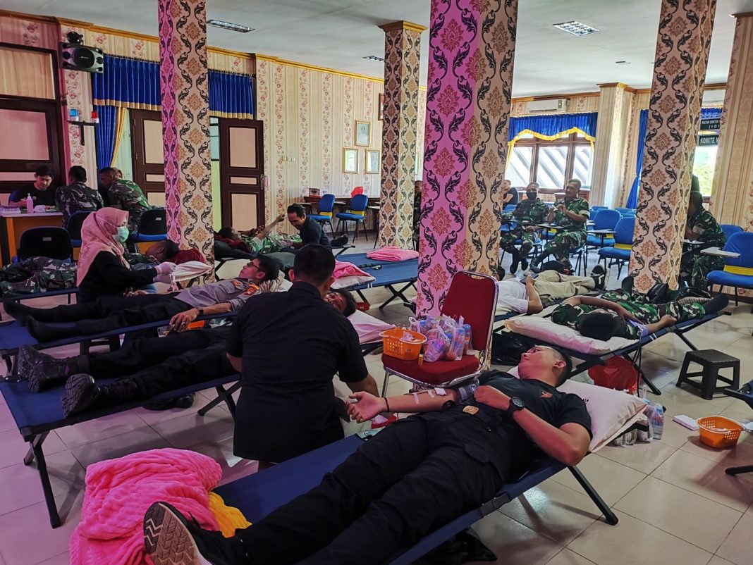 Bhakti Kesehatan Satbrimob Polda Kalbar Menyambut Hari Bhayangkara Ke 77