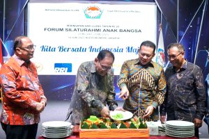 Hadiri HUT ke-20 Forum Silaturahmi Anak Bangsa, Ketua MPR RI Bamsoet Ajak tidak mewariskan konflik dan tidak membuat konflik baru.