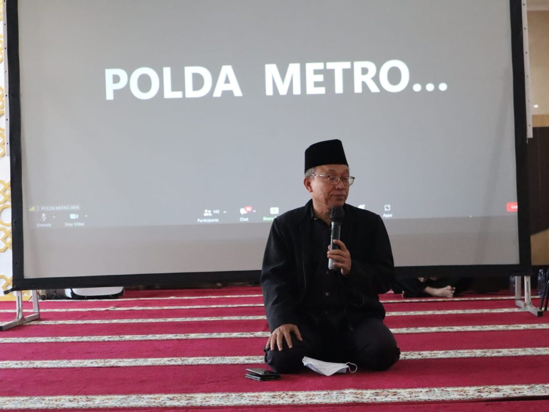 Polres Metro Jakarta Barat Melaksanakan Kegiatan Zoom Meating Pembinaan Rohani Dan Mental