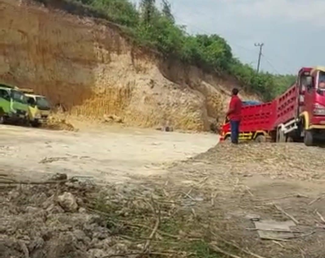 Diduga Tambang Galian C Ilegal Desa Dero Kecamatan Bringin Kabupaten Ngawi Di Back Up Oknum Media Nasional
