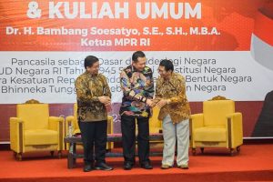 Kuliah Umum dan Sosialisasi Empat Pilar di Universitas Negeri Sebelas Maret Solo, Ketua MPR RI Bamsoet Ajak Wujudkan Visi Indonesia Emas 2045
