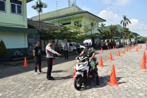 Deni Ceni Accident Lalin, Prajurit Wijayakusuma Di Safety Riding Polresta Banyumas