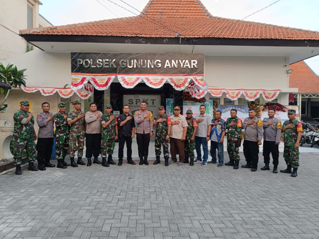 Rayakan HUT Bhayangkara ke 77 Tiga Pilar Datangi Polsek Gunung Anyar