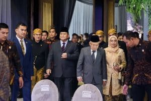 Dihadiri Presiden Joko Widodo, Wapres K.H Ma'ruf Amin dan Menhan Prabowo Subianto, Ketua MPR RI Bamsoet Nikahkan Putrinya Debby Pramestya Putri dengan Iptu Nurul Farouq Fadillah
