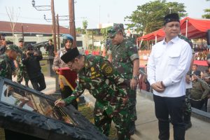 Kasad Jendral TNI Dudung Abdurachman Resmikan Tugu Perjuangan di Kota Pekalongan