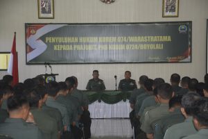 Tingkatkan kesadaran Hukum, Prajurit Kodim Boyolali Terima Penyuluhan Hukum dari Tim Korem 074/Warastratama