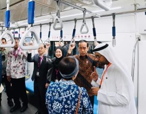 Hadiri Peluncuran Kartu Jelajah Berganda, Presiden Jokowi Ajak Dubes ASEAN dan Mitra Naik MRT