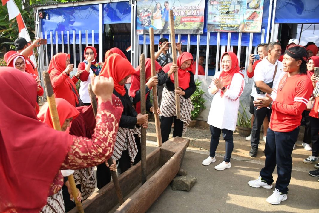 Bupati Tiwi Resmikan Pendopo Adiguna dan Gedung Pelayanan Desa Karangpetir