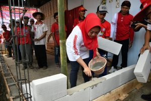 Bupati Tiwi Resmikan Pendopo Adiguna dan Gedung Pelayanan Desa Karangpetir