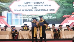 Sekjen Kemenkumham Raih Gelar Kehormatan Doktor Honoris Causa Dari Unesa
