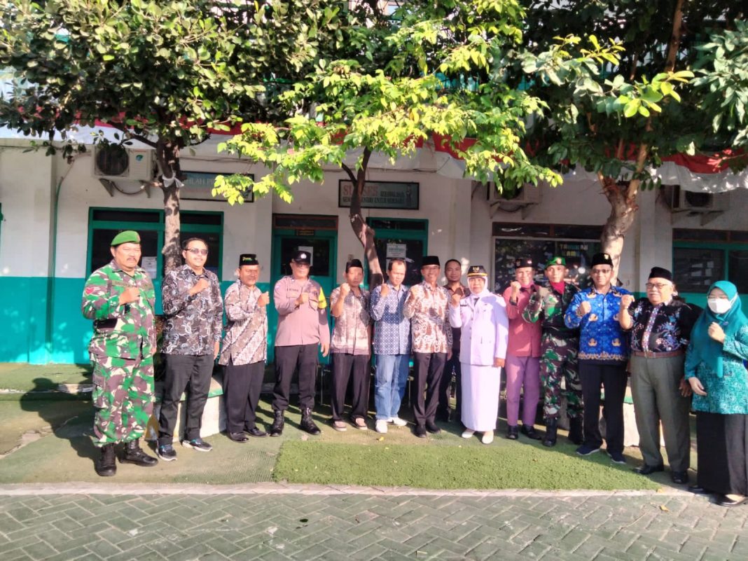 WhatsApp Image 2023-08-17 at 19.04.04 Peringatan HUT RI ke 78 Siswa SMP Miftahul Ulum Upacara dengan Khidmat