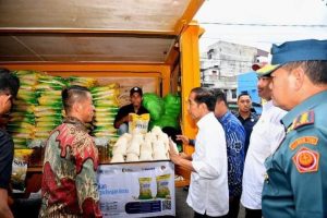 Kunjungi Pasar Sukaramai, Presiden Tinjau Kondisi dan Harga Sejumlah Komoditas Pangan