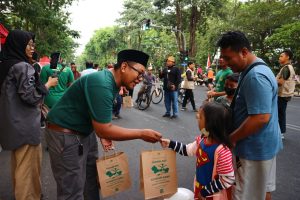 Road to Rakernas, LDII Jatim Bagikan 5.000 Bibit Tanaman