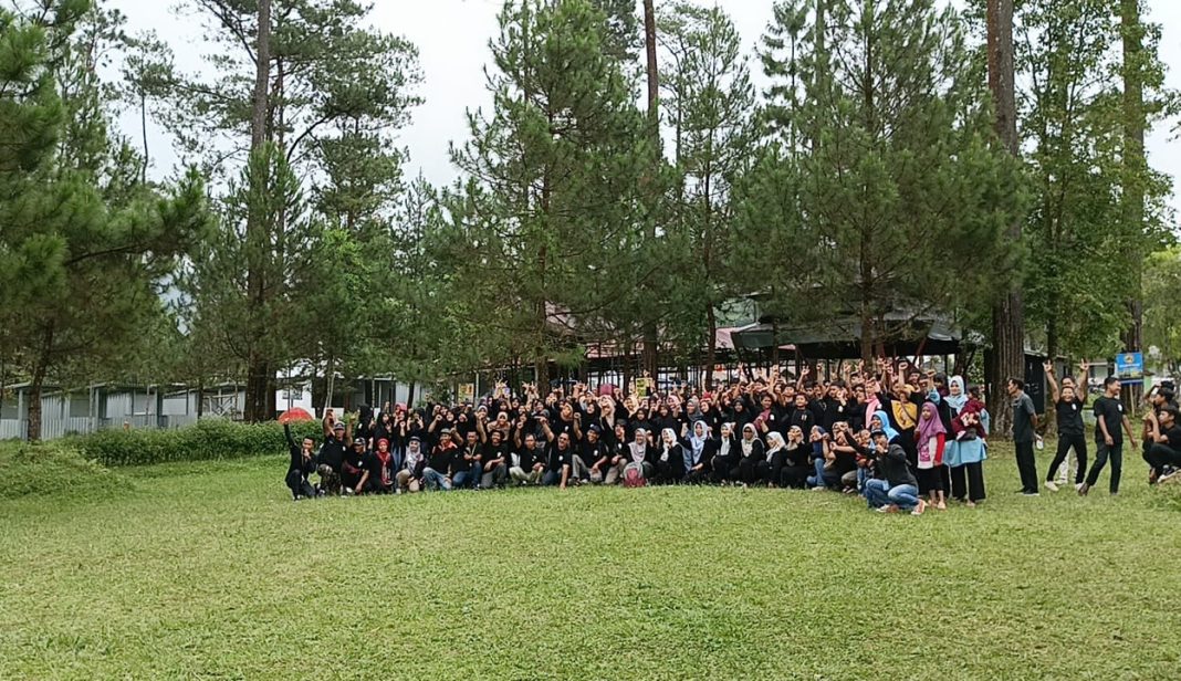 Adventure Indonesia Serang Cycling di Ais Bangga Resto & Cafe Purbalingga
