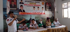 Ketua DPC Gerindra Kabupaten Cilacap Serahkan SK 2 Relawan Baru, Macan Asia Indonesia dan Gardu Prabowo