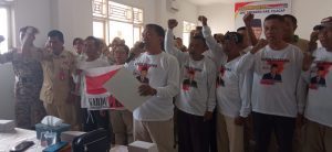 Ketua DPC Gerindra Kabupaten Cilacap Serahkan SK 2 Relawan Baru, Macan Asia Indonesia dan Gardu Prabowo