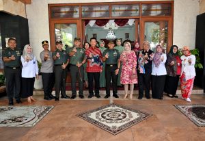 Irdam IV/Diponegoro Mewakili Pangdam IV/Diponegoro Buka Pencanangan TNI Manunggal Bangga Kencana Kesehatan