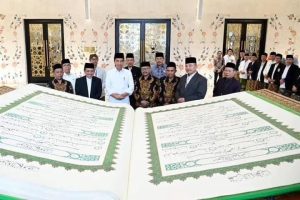 Awali Kunjungan Kerja Hari Kedua, Presiden Jokowi Terima Mushaf Al-Quran