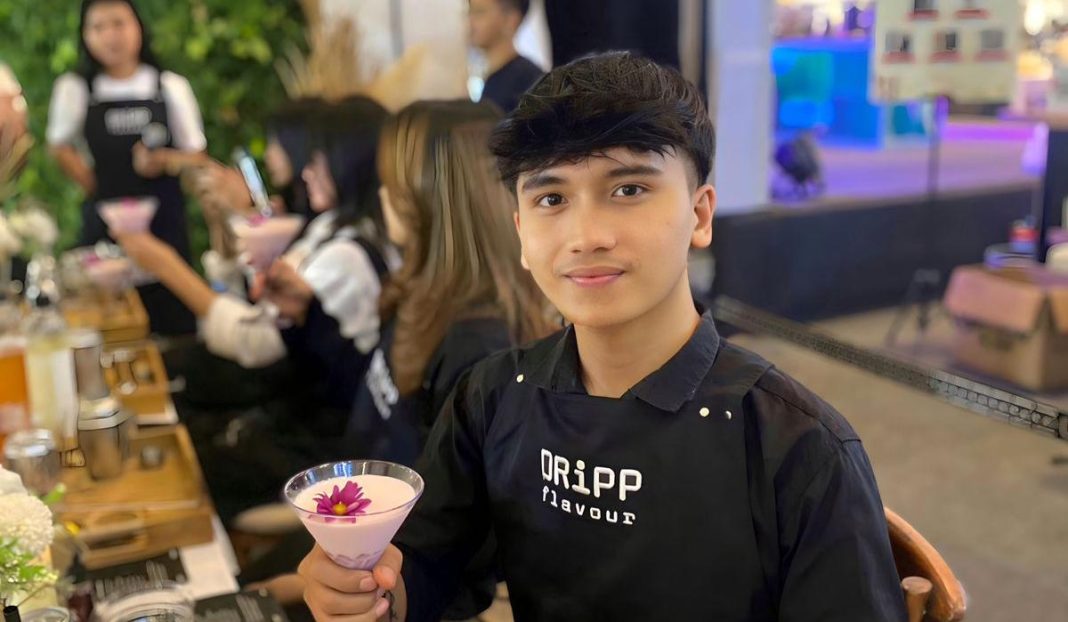 Mengenal Degha Arul Nasruloh Pramugara KAI dan Content Creator Asal Bandung