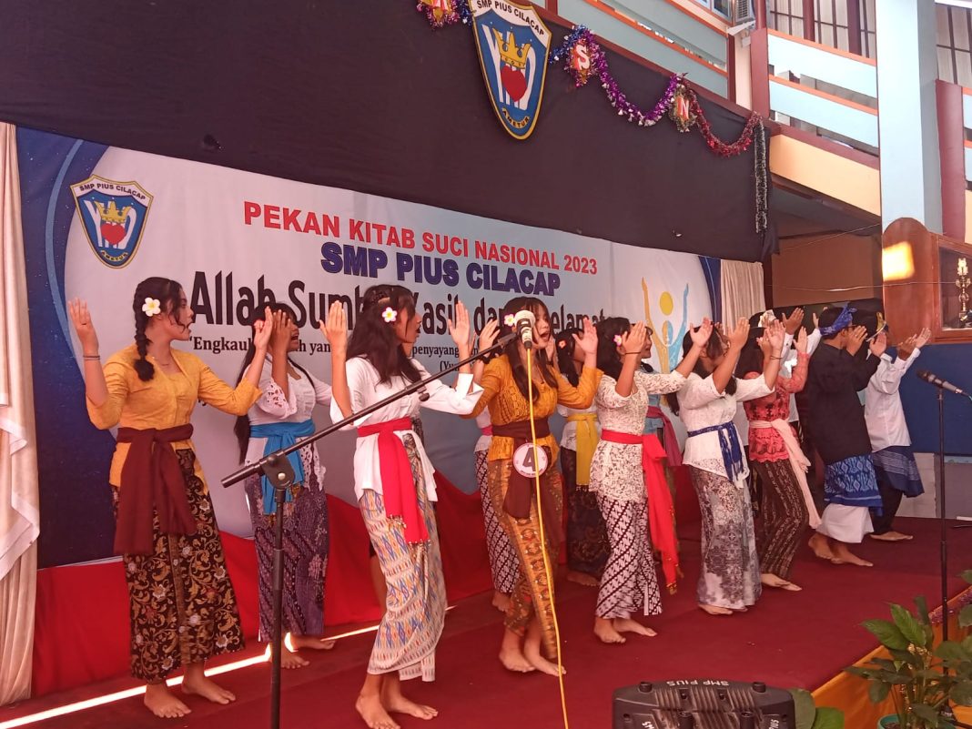 BKSN di SMP Pius, Siswa Kompak Kenakan Pakaian Adat Nusantara