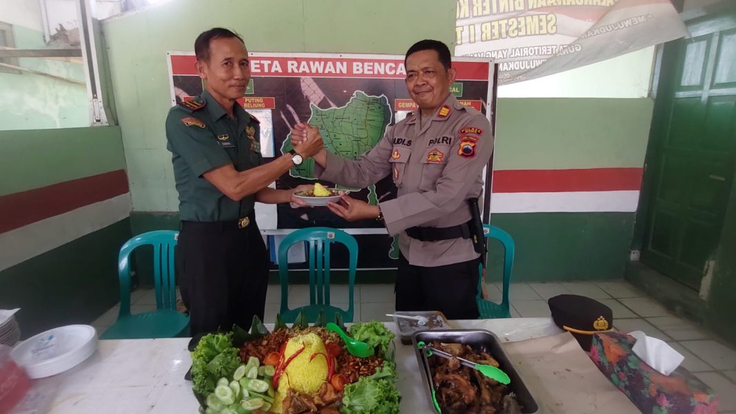 Kapolsek Jatibarang Melaksanakan Anjangsana Dalam Rangka HUT TNI ke 78