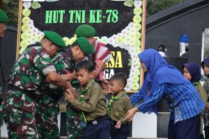 HUT Ke-78 TNI, Ratusan Anak Sekolah Datangi Kodim Purbalingga