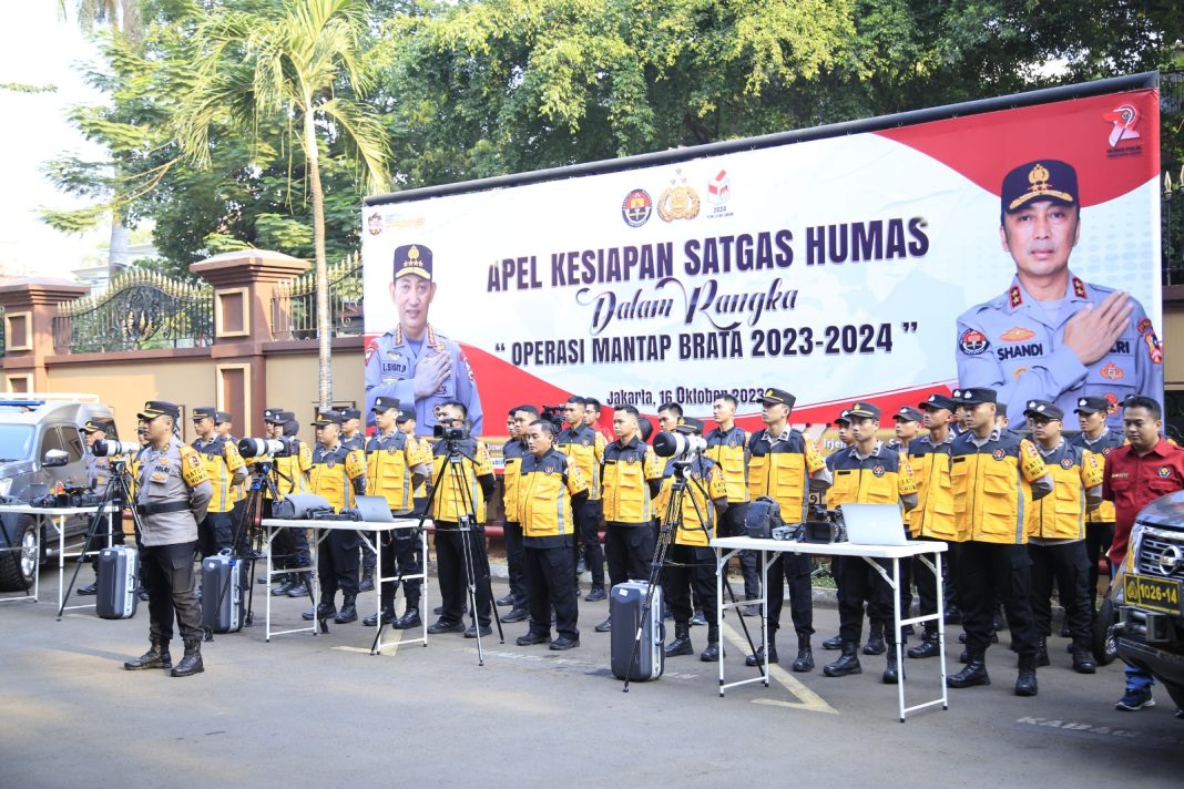 Humas Polri Gelar Pasukan Kesiapan Satgas Humas Dalam Pengamanan Pemilu 2024
