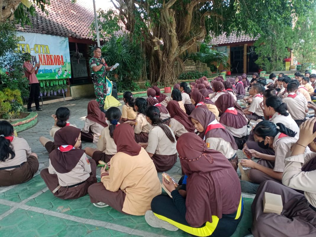 Babinsa Gencarkan Sosialisasi Narkoba di Sekolah Dasar