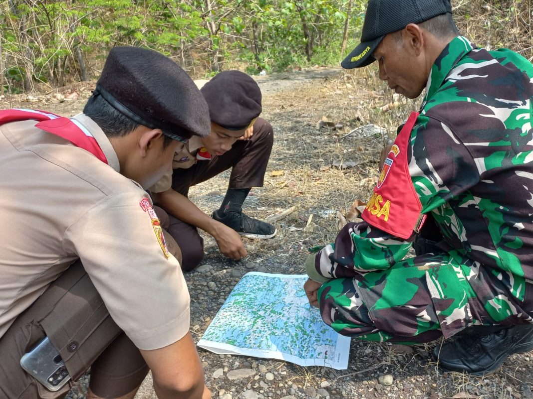 Anggota Kodim Boyolali Berikan Wawasan Penggunaan Peta Dan Kompas