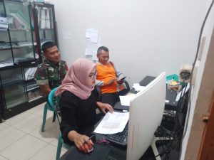 Perbaharui Data Wilayah, Babinsa Puldata Ter di Kantor Desa